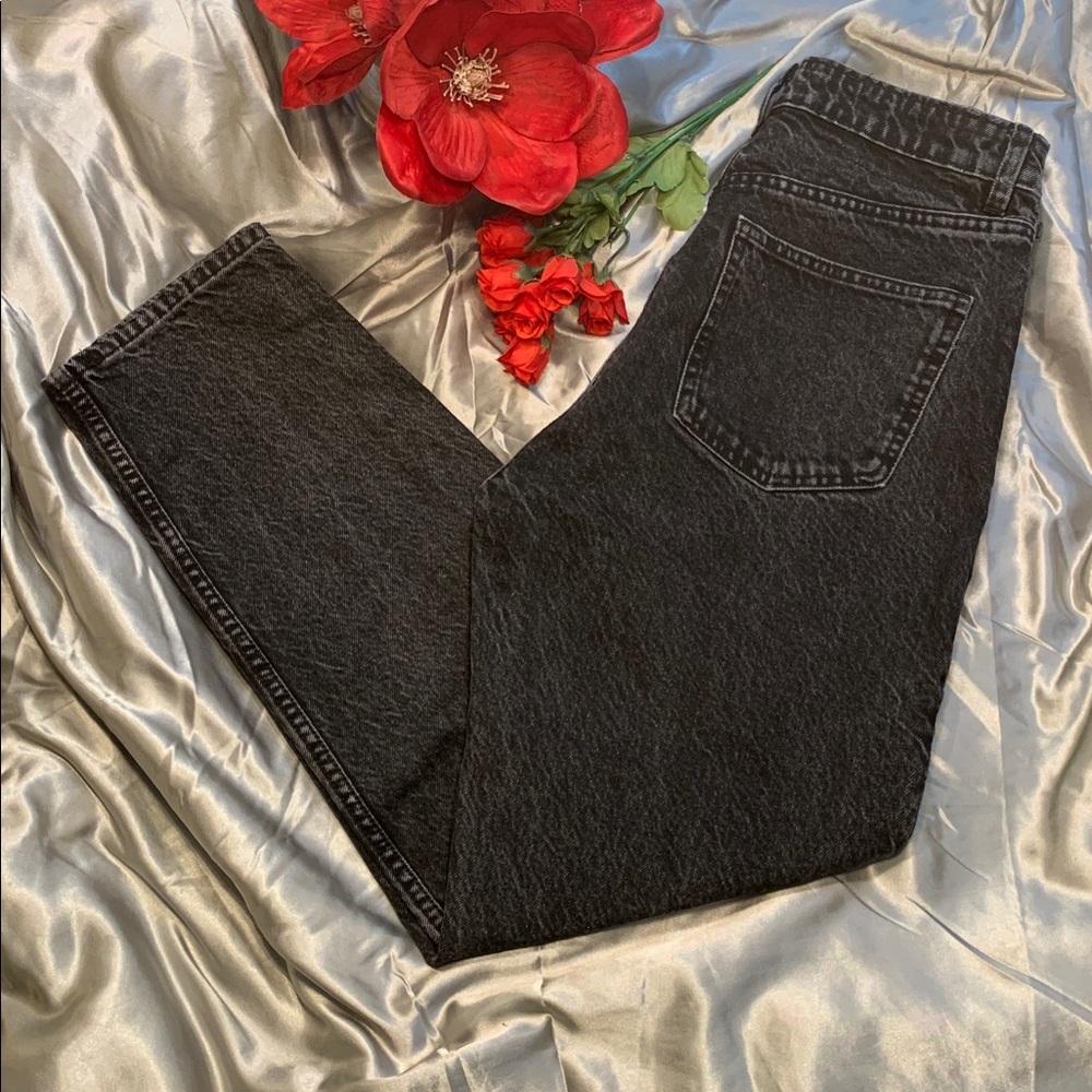 🌹Zara • EUC Black Mom High-Rise Jeans •